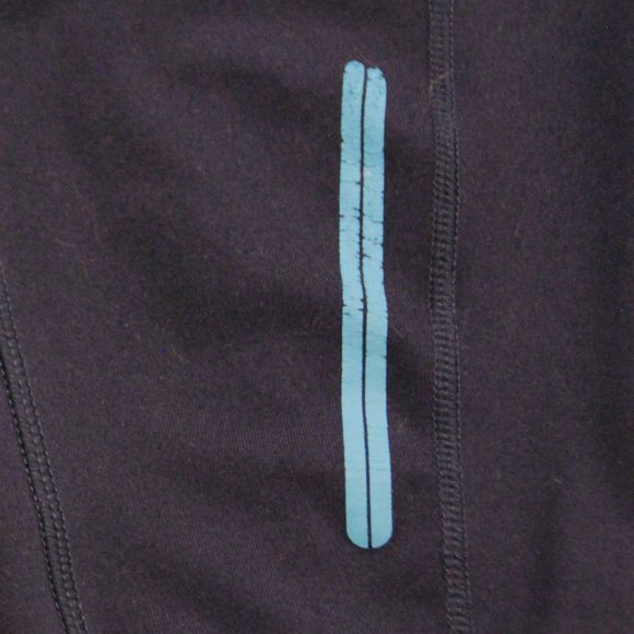 Jockey Cropped Yoga Pants - Picture 3 of 3